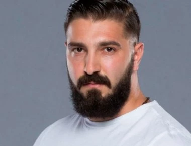 Ξεσπά ο παίκτης του Power of Love μετά τα σχόλια για τα τατουάζ του: «Ανιστόρητοι»